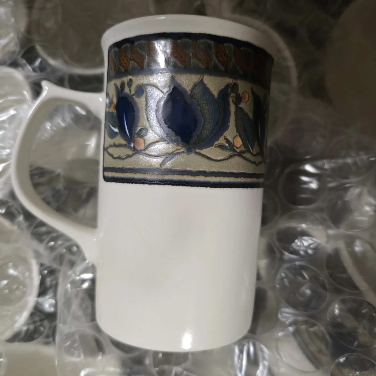 Mikasa Arabella 16 Piece Dinnerware Set