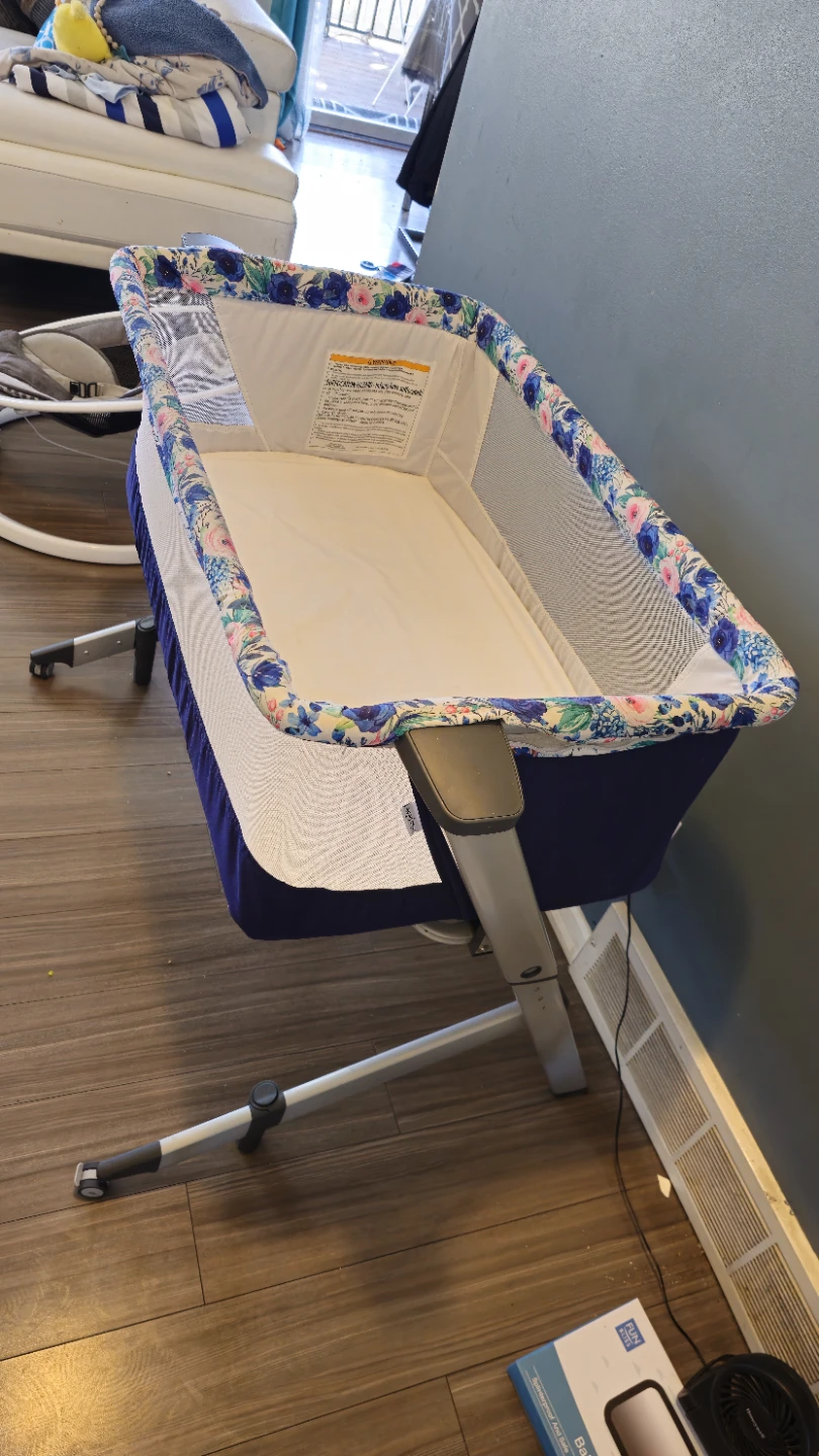 Munchkin Swing + baby bassinet - photo 3