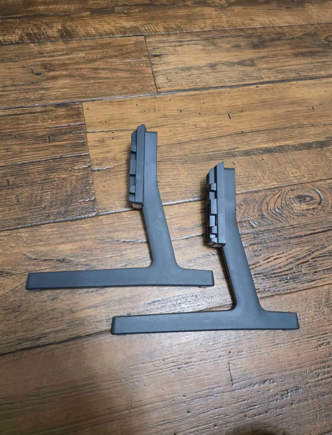 Samsung 50" 55" TV Stand Legs DU7000 / DU7200 BN63-21123B