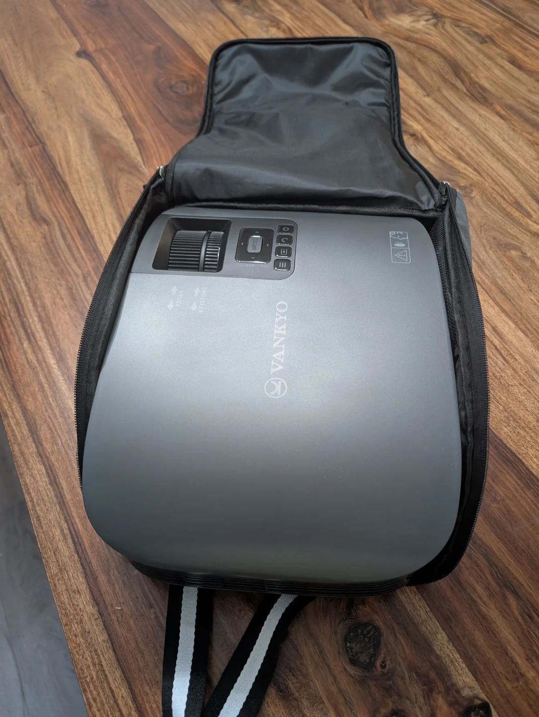 VANKYO Projector with Carrying Case
