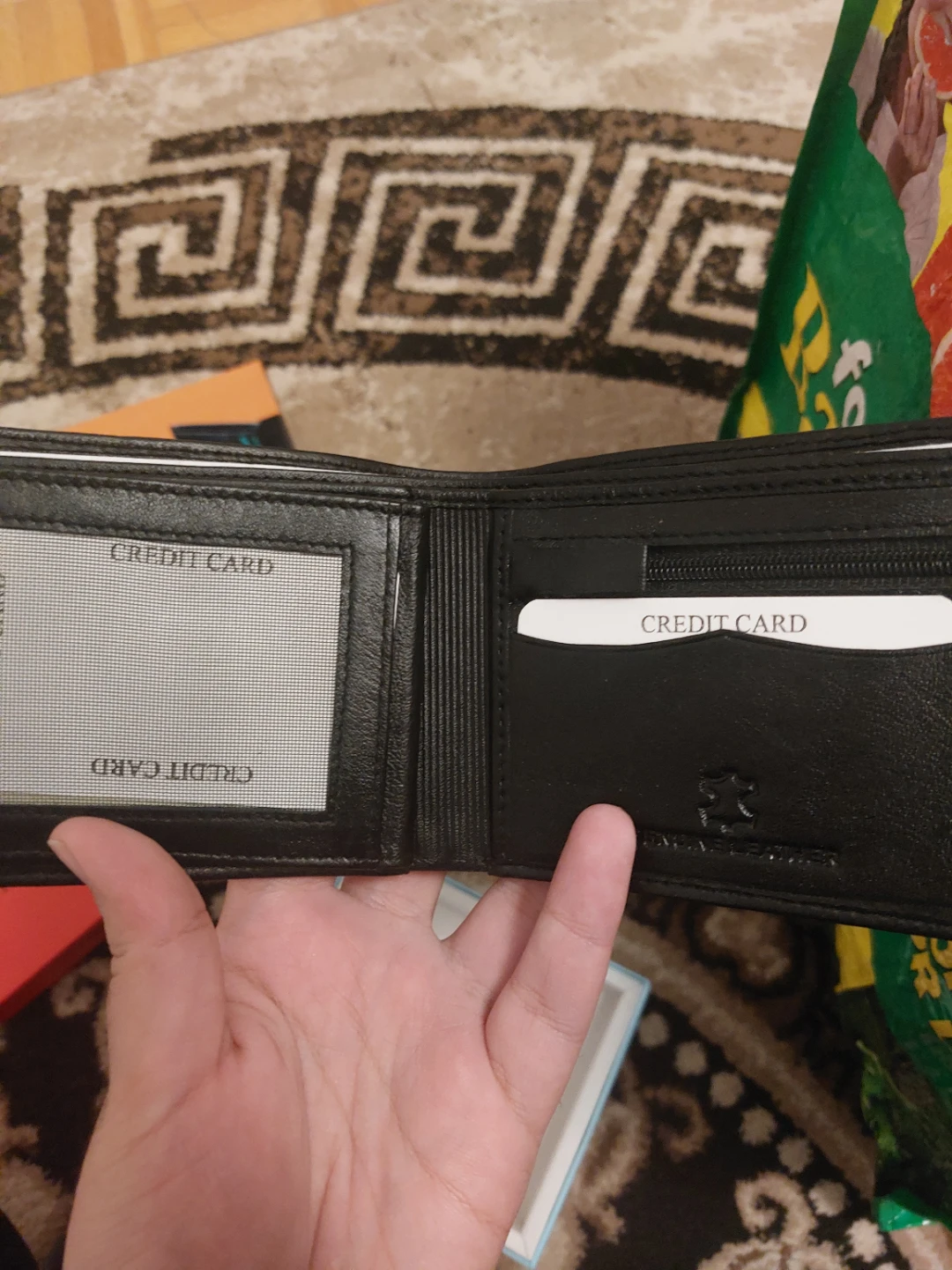 Moochies Black Leather Bifold Wallet - photo 5