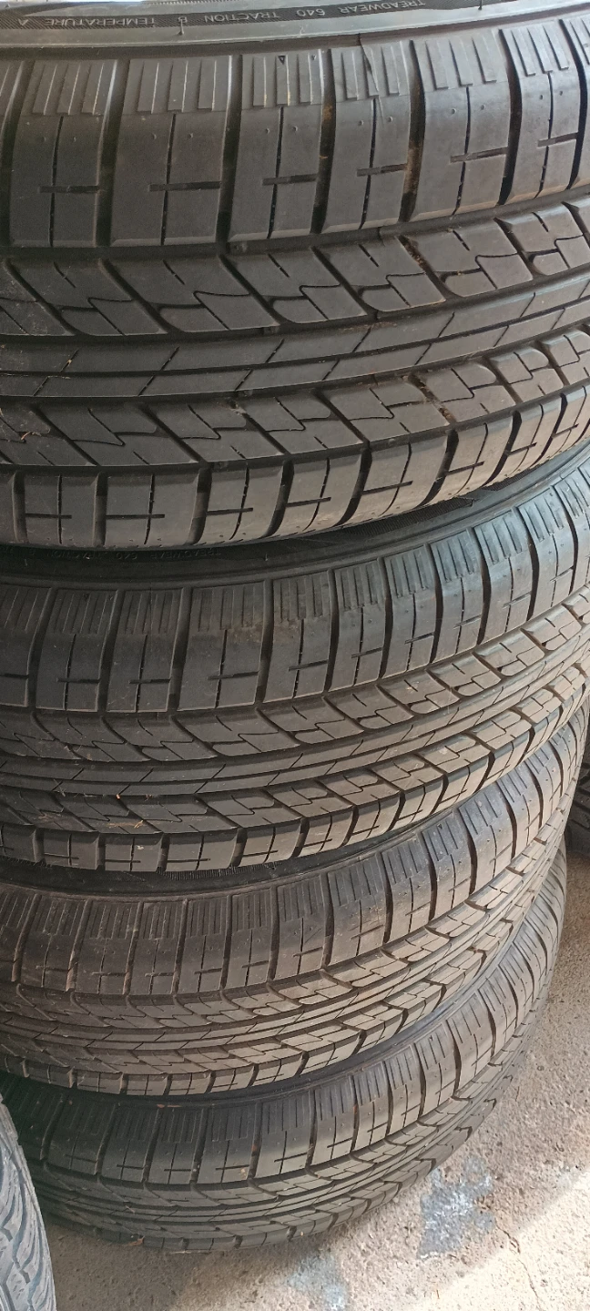Ford Alloy Wheel with 235/60R18 Tire - photo 3