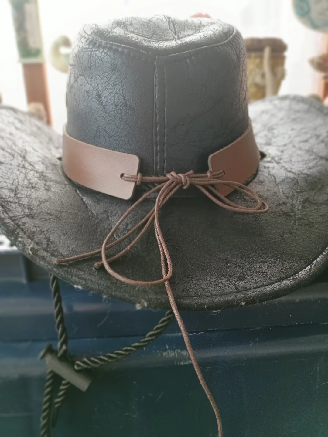 Black faux leather cowboy hat with longhorn detail - photo 3