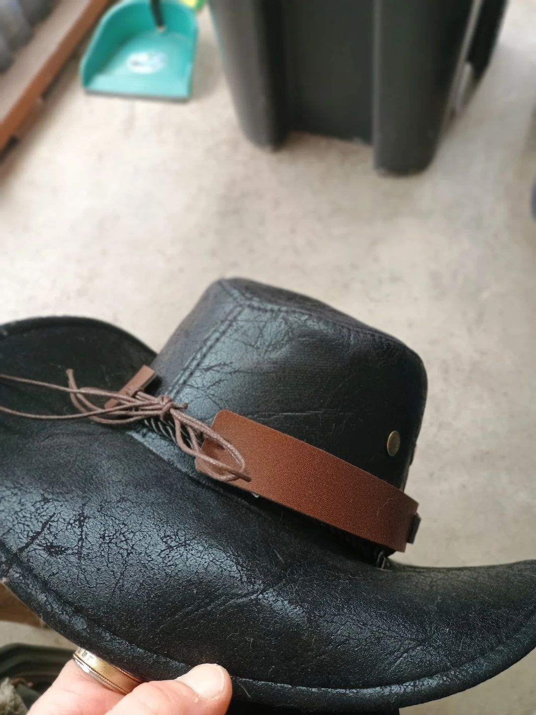Black faux leather cowboy hat with longhorn detail - photo 5