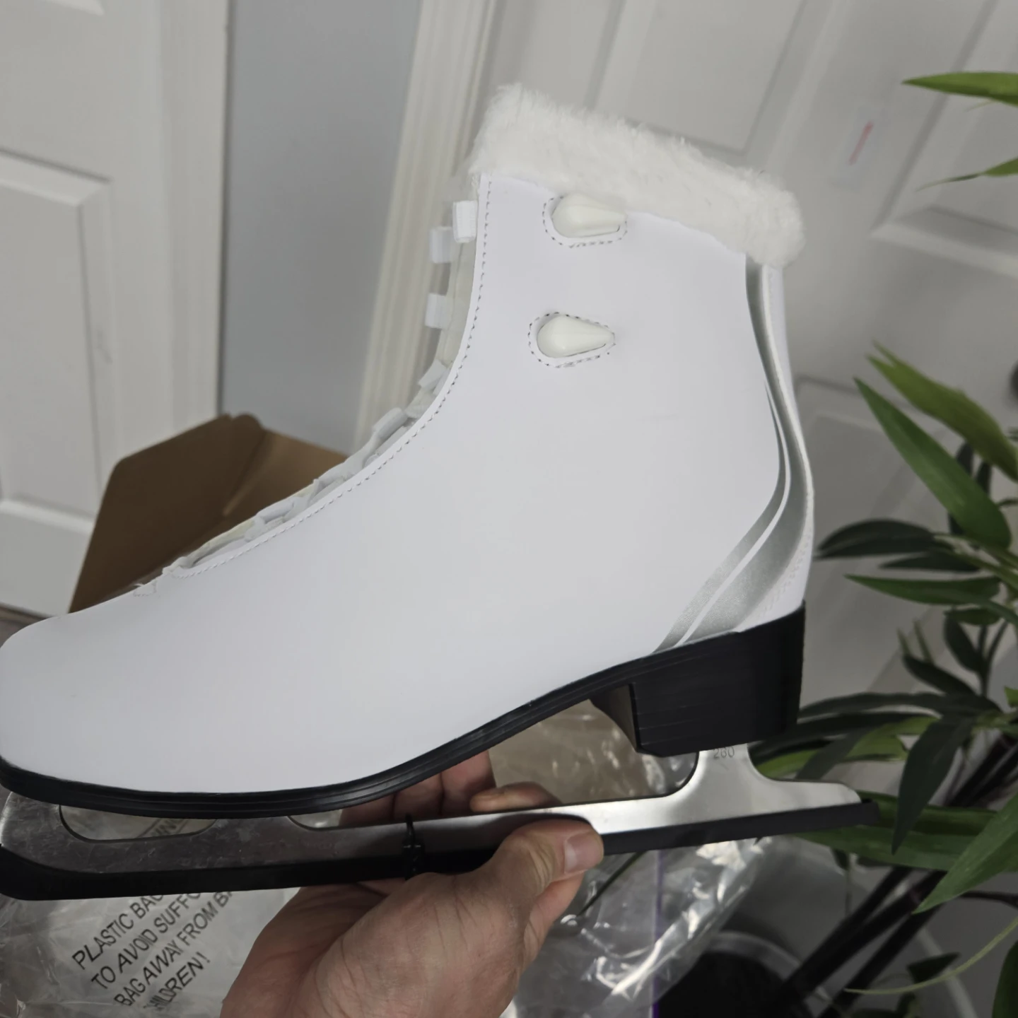 Adult figure skates size 8 - photo 5