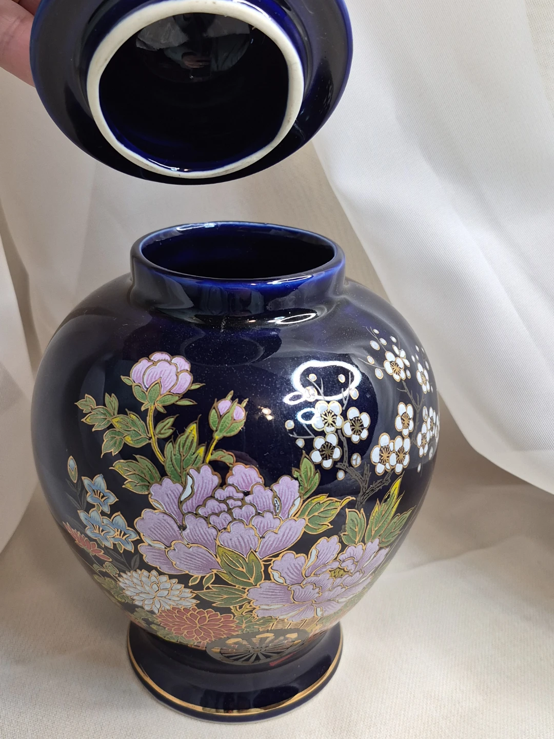 Vintage Japanese Kutani Enameled Floral Cobalt Blue Ginger Jar - photo 4