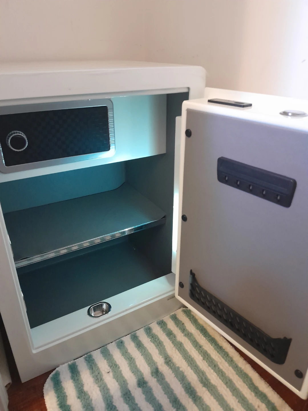 SPNB Digital Safe with Key Lock - photo 3