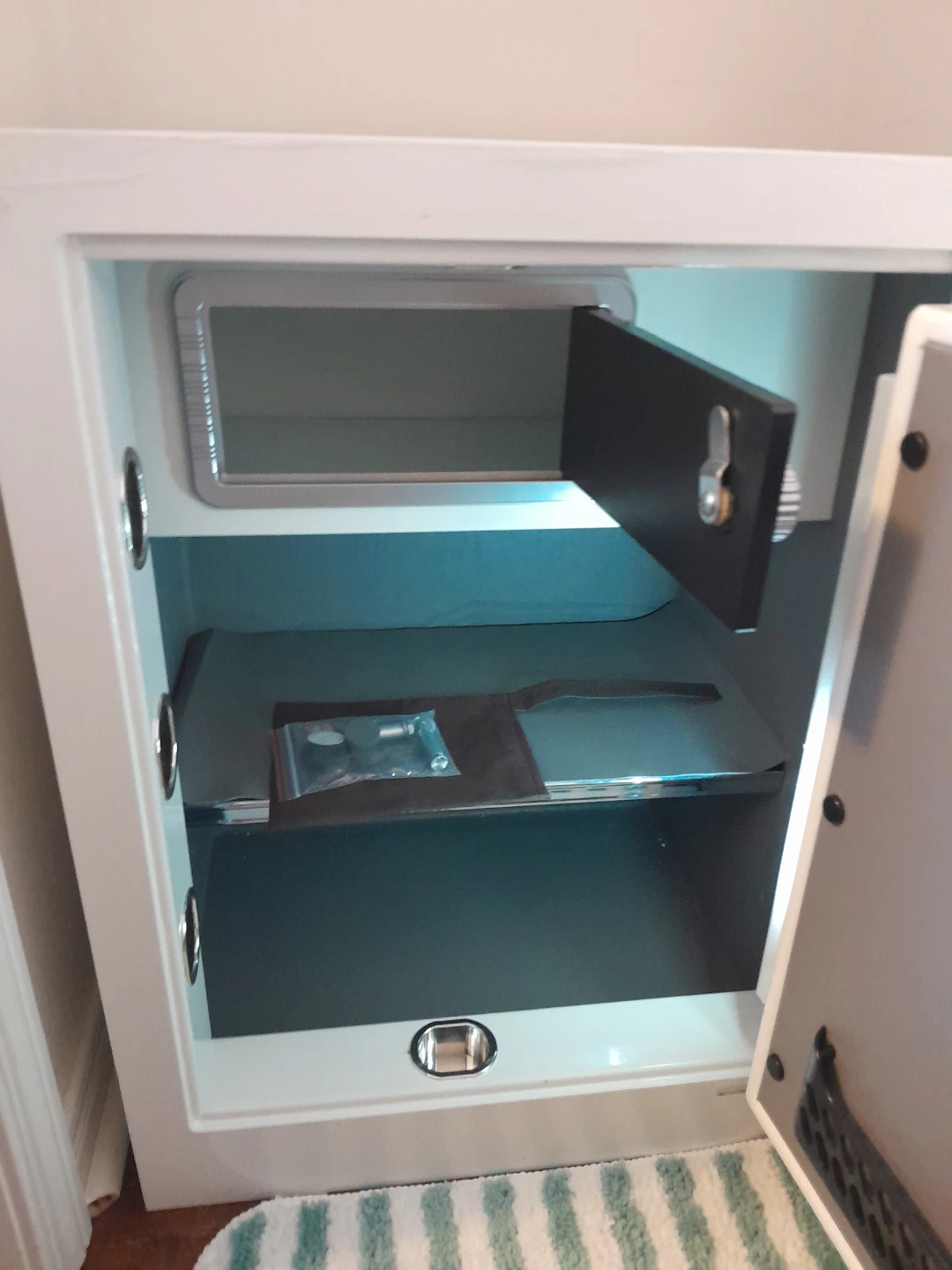 SPNB Digital Safe with Key Lock - photo 4