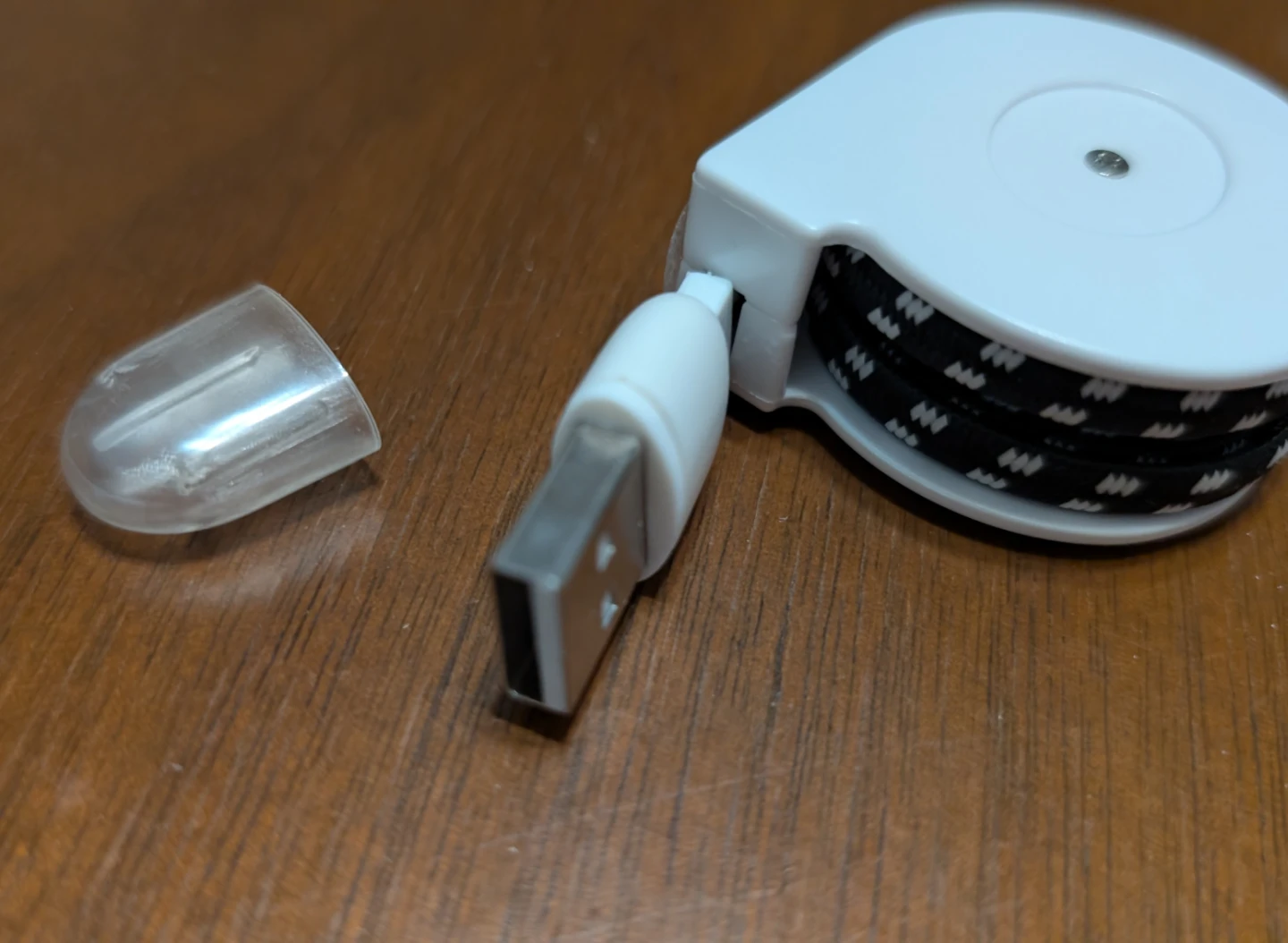 Retractable USB Charging Cable with Micro USB and Lightning - photo 3