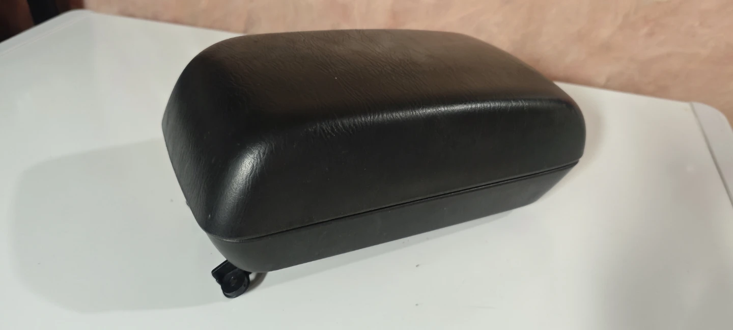 2003-2008 Toyota Matrix - Black Car Armrest - photo 2