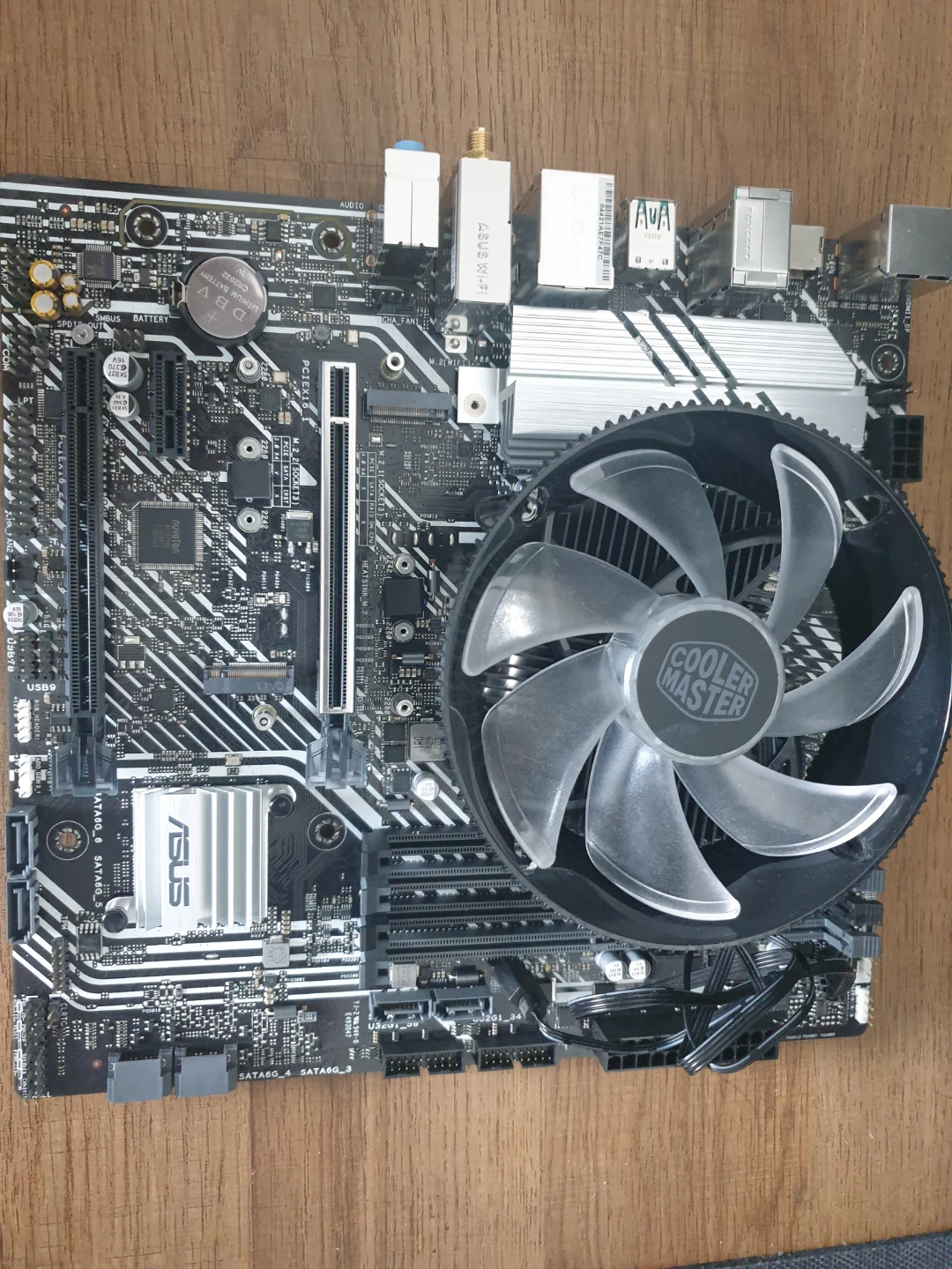 i5 10400f with B560 ASUS Motherboard with Cooler Master Fan