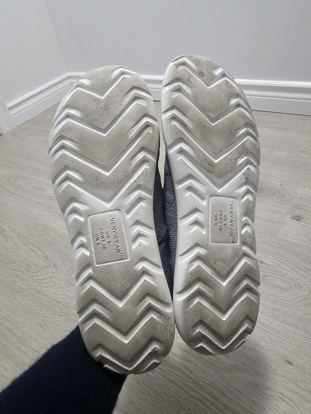 Isotoner Grey Knit Sneakers Size US 8 - photo 5