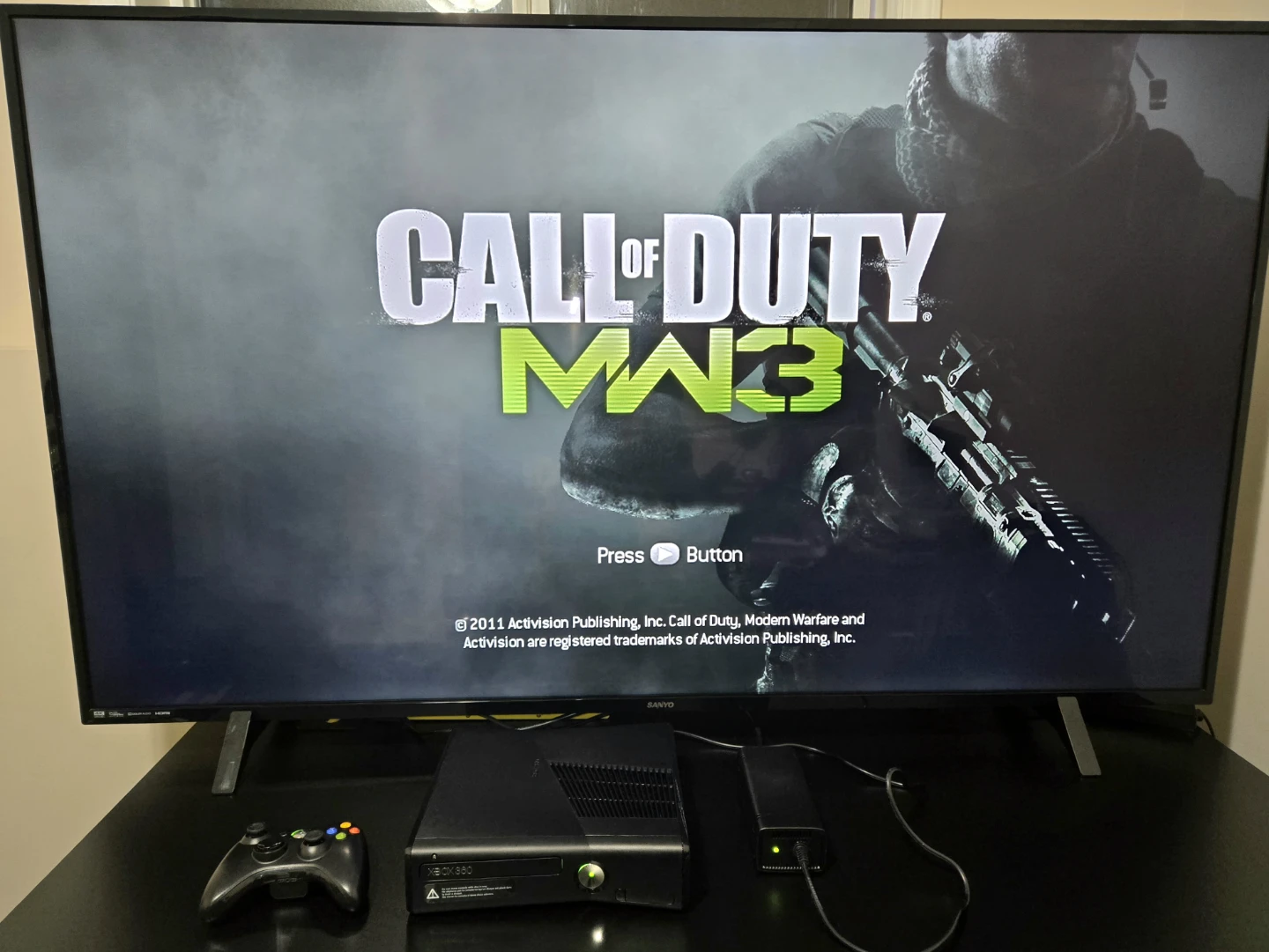 XBOX 360 SLIM BUNDLE + MW3 (READY TO PLAY)