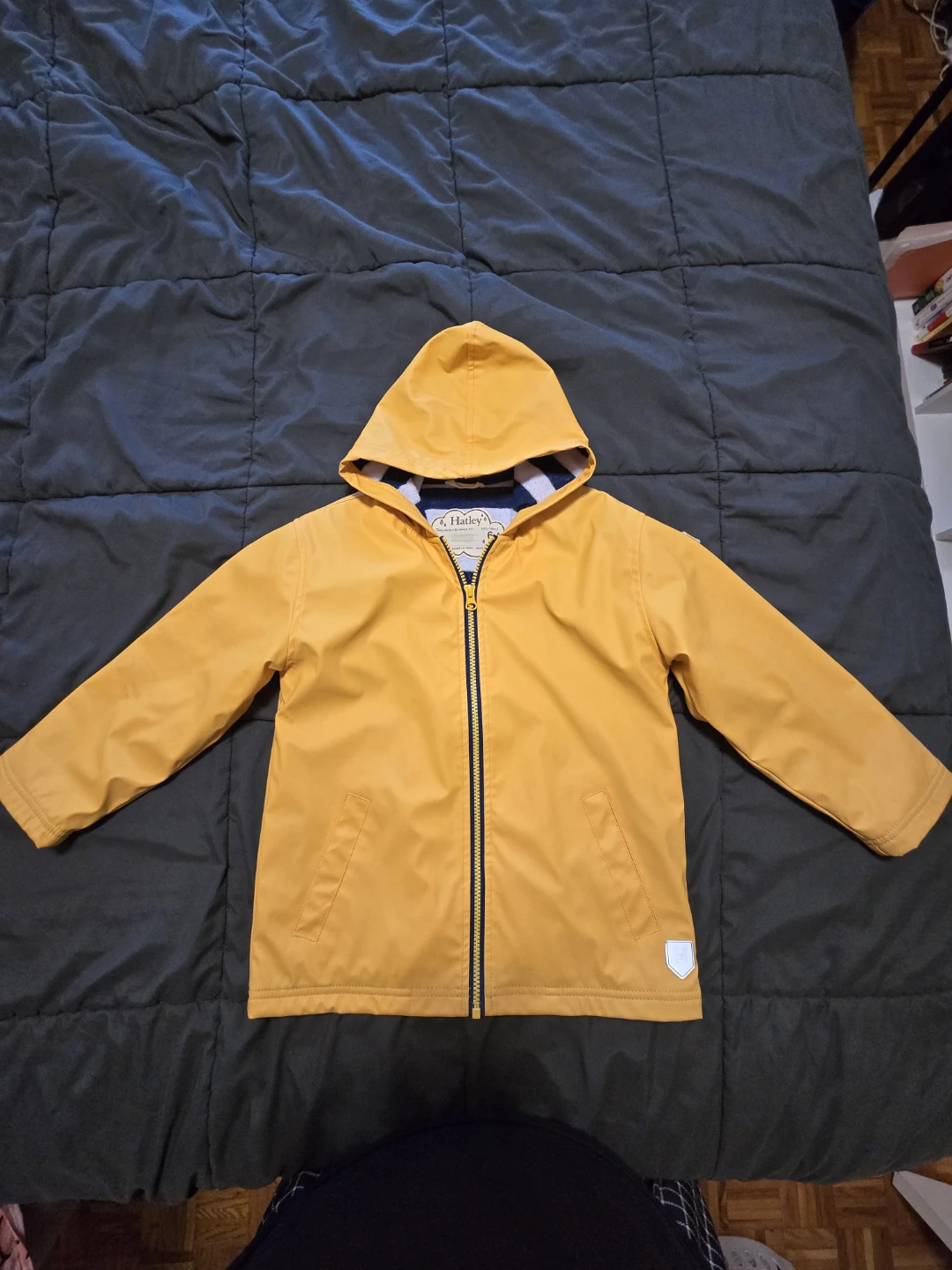 Hatley rain coat size 7 and 6 - photo 2