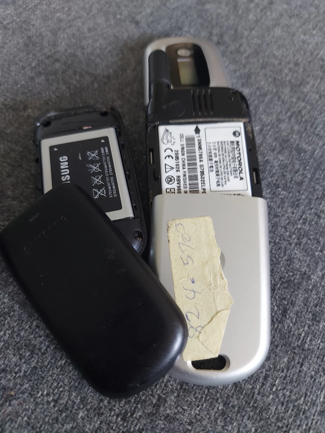Samsung AT&T & Motorola V177 Vintage Flip Phones - photo 2