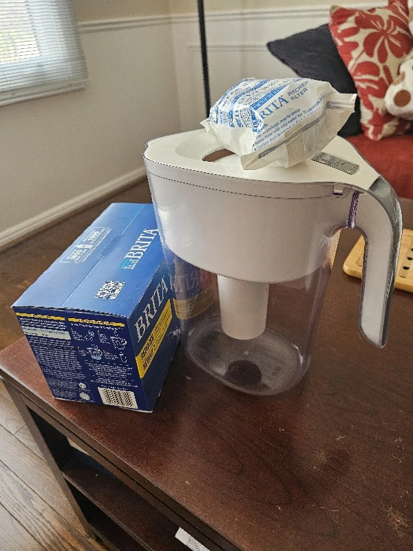 Brita Water Pitcher with Elite Replacement Filter - photo 2