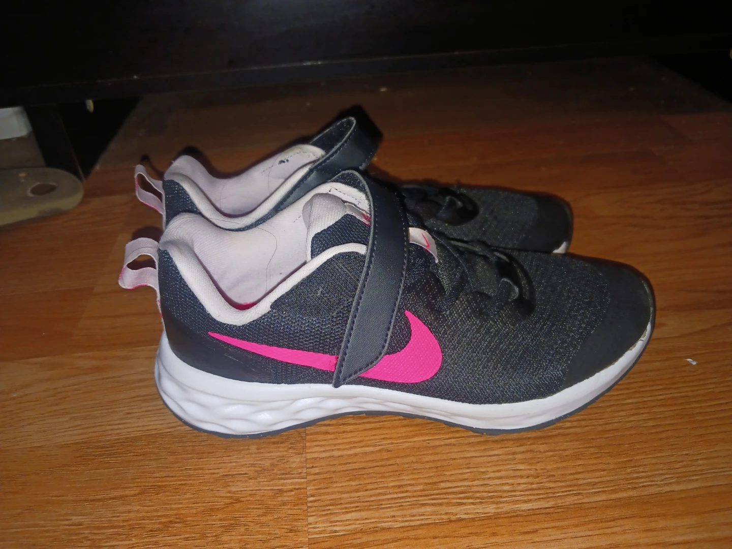 Nike Kids Running Shoes Size 3Y Black Pink - photo 3