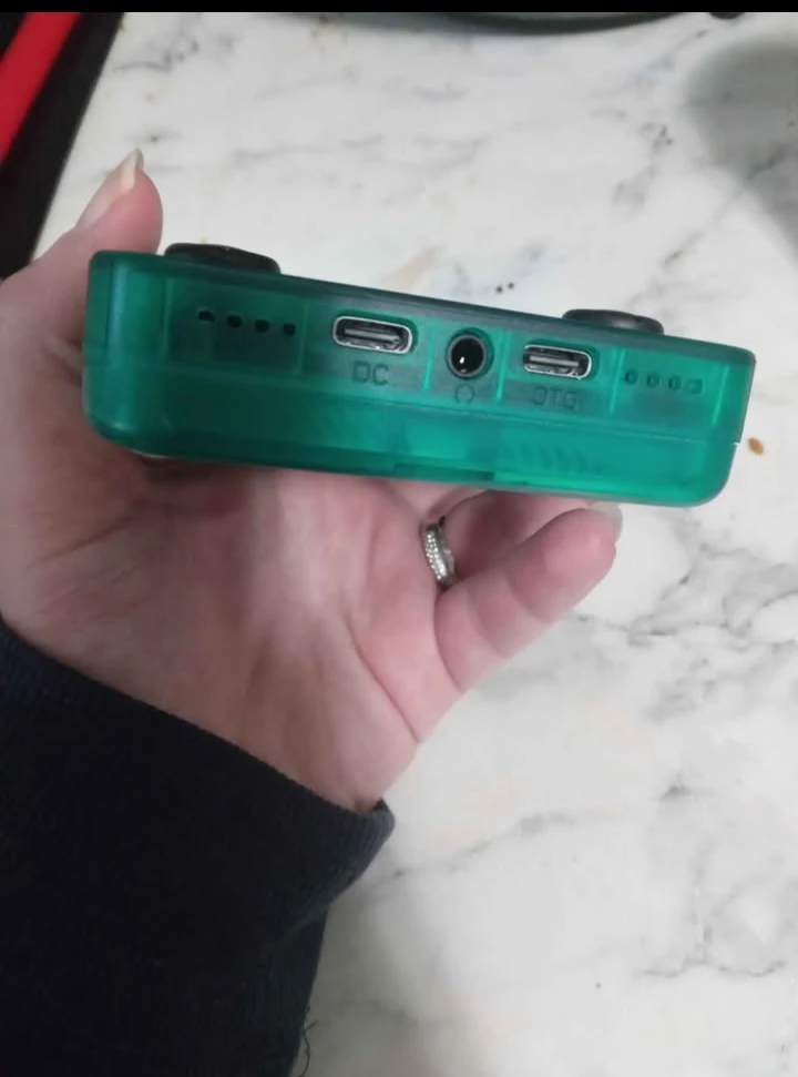 R36S game console - photo 4