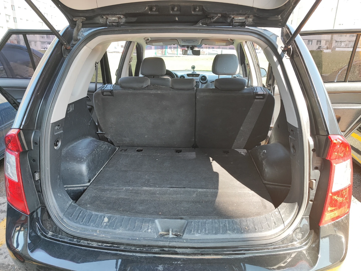 2012 Kia Rondo, as is, Gerrard/Victoria Park Ave - photo 2