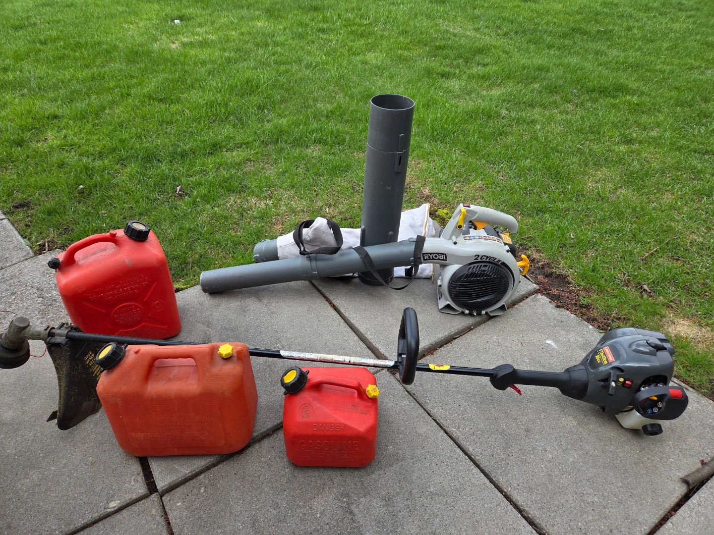 Gas Leaf Blower / Gas Weed Wacker Bundle