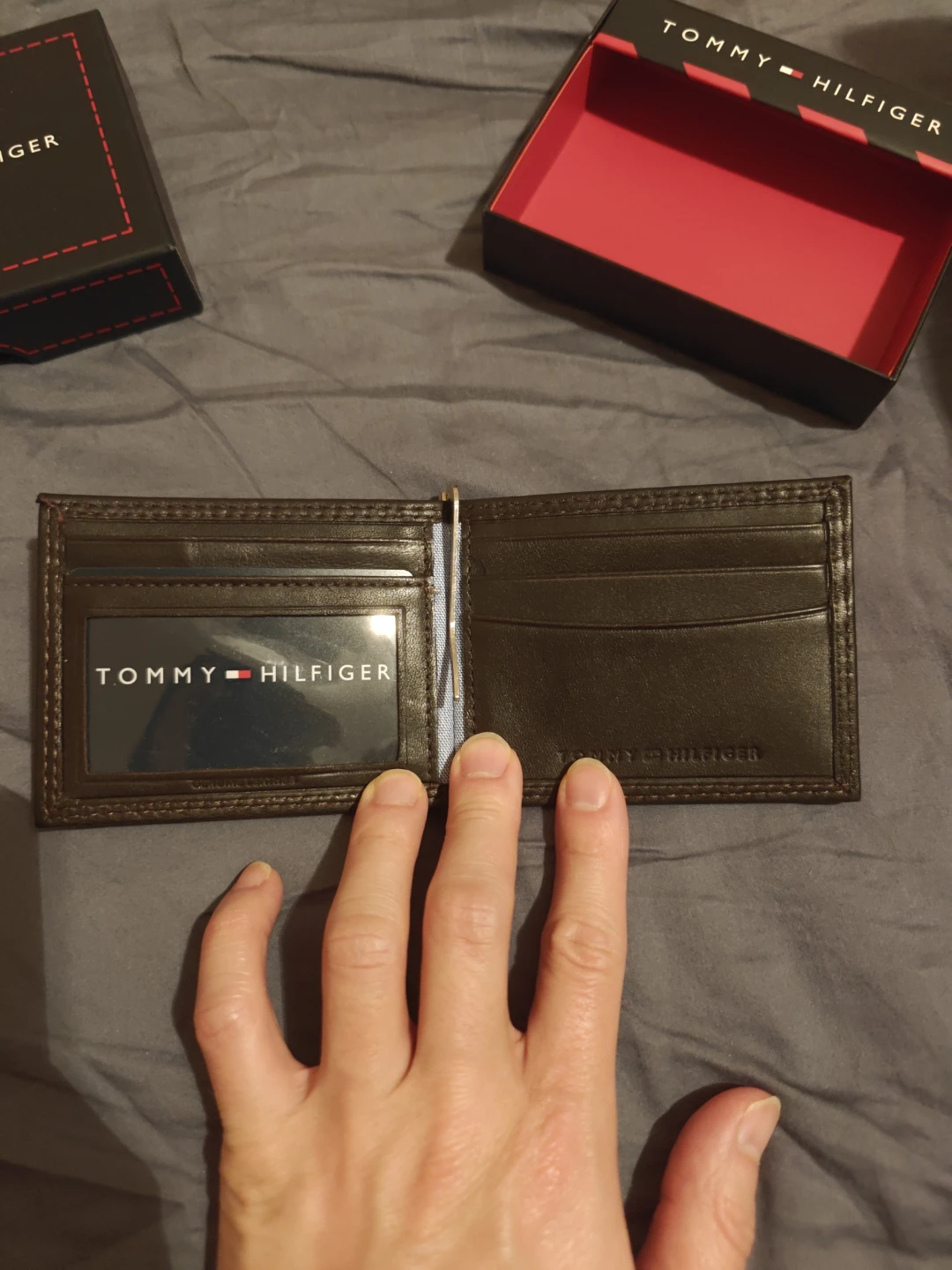 Tommy Hilfiger Men's Leather Money Clip Wallet - photo 2