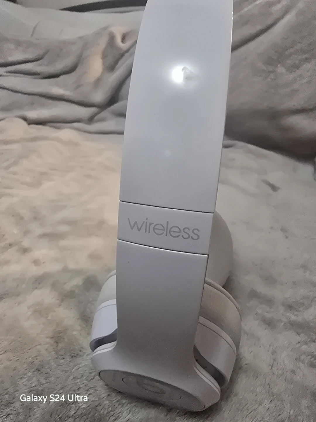 Beats Solo3 Wireless On-Ear Headphones - White - photo 3