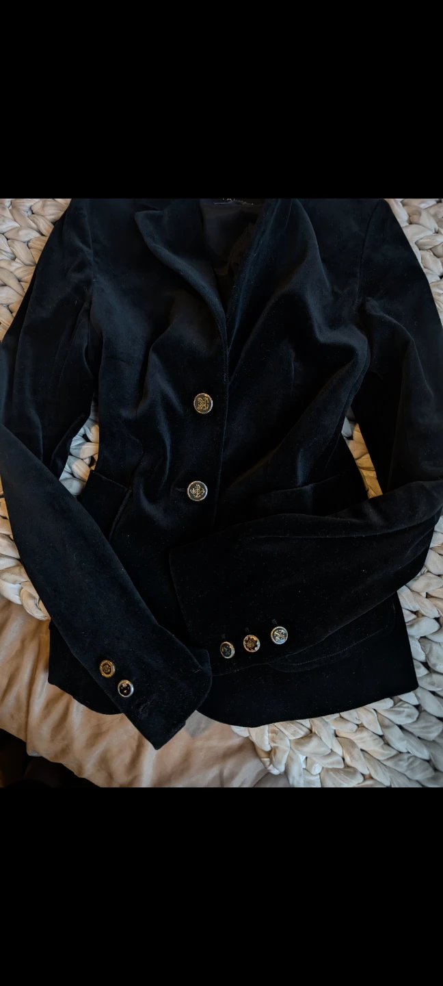 Aritzia Talula Black Velvet Blazer 2 - photo 4