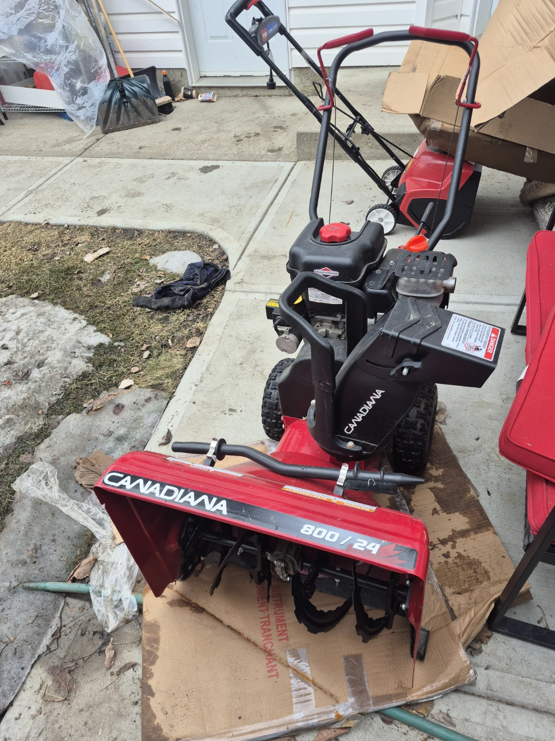 Canadiana 800 / 24 Snowblower