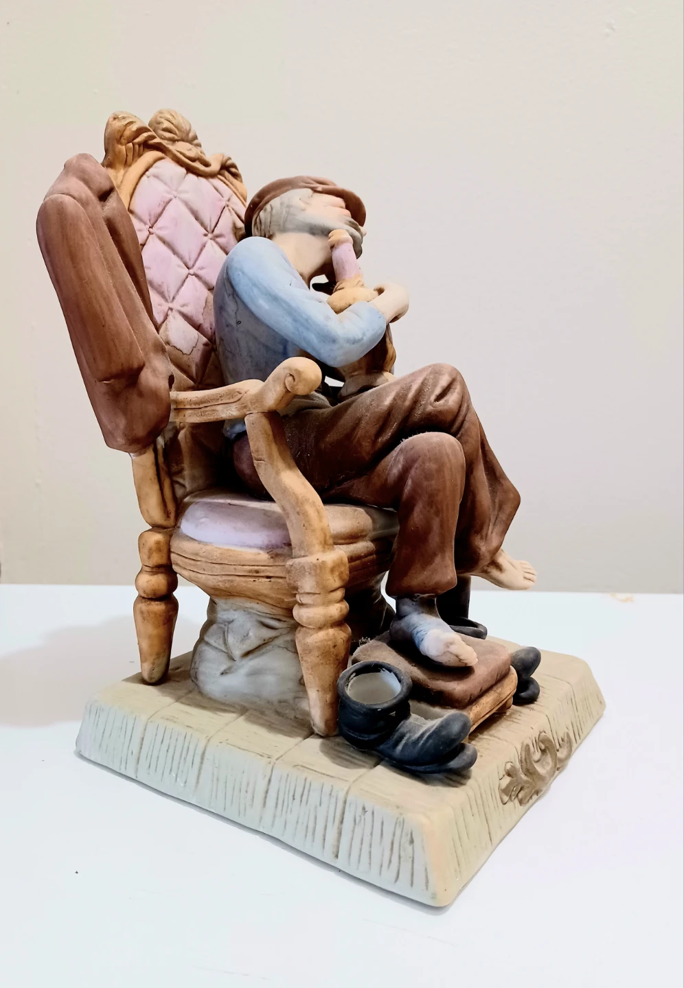 Hand Painted Drunk Musician IBW Porcelain Statue - photo 3