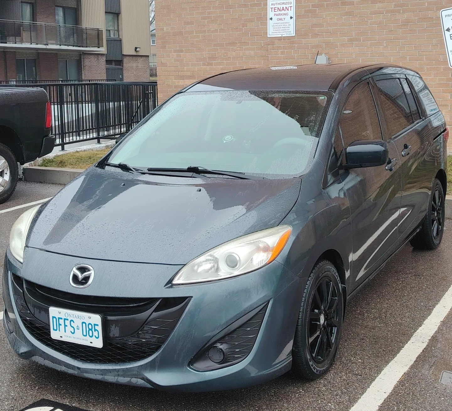 Mazda 5 Minivan