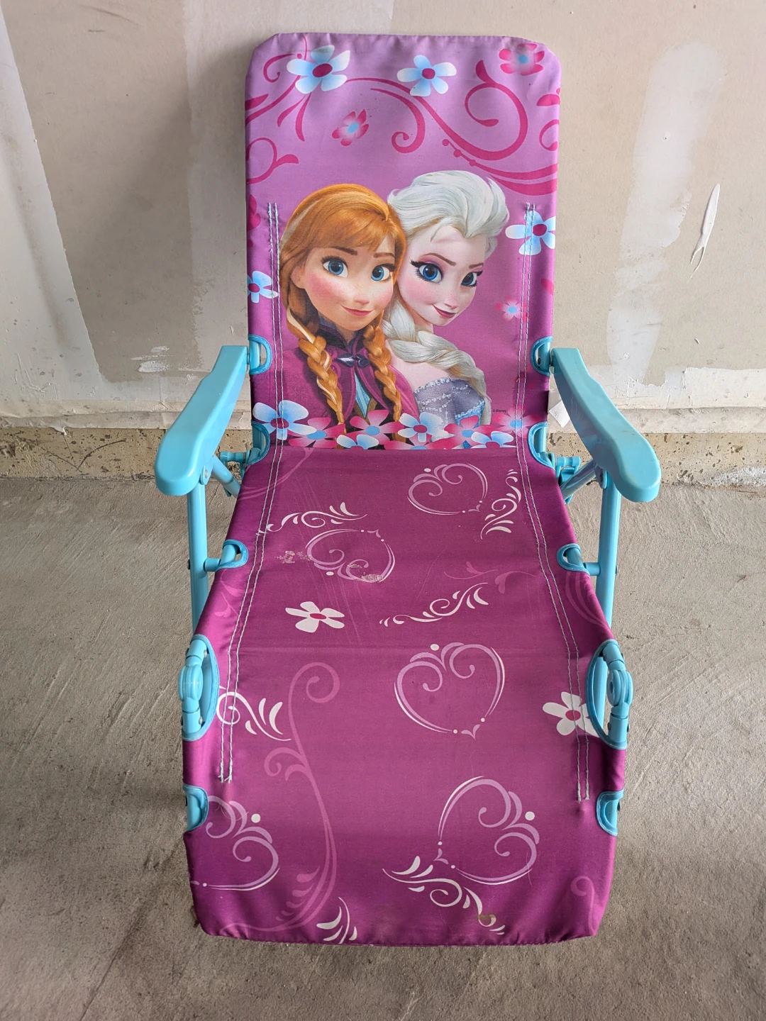 Frozen Kids Lounge Chair 🌱