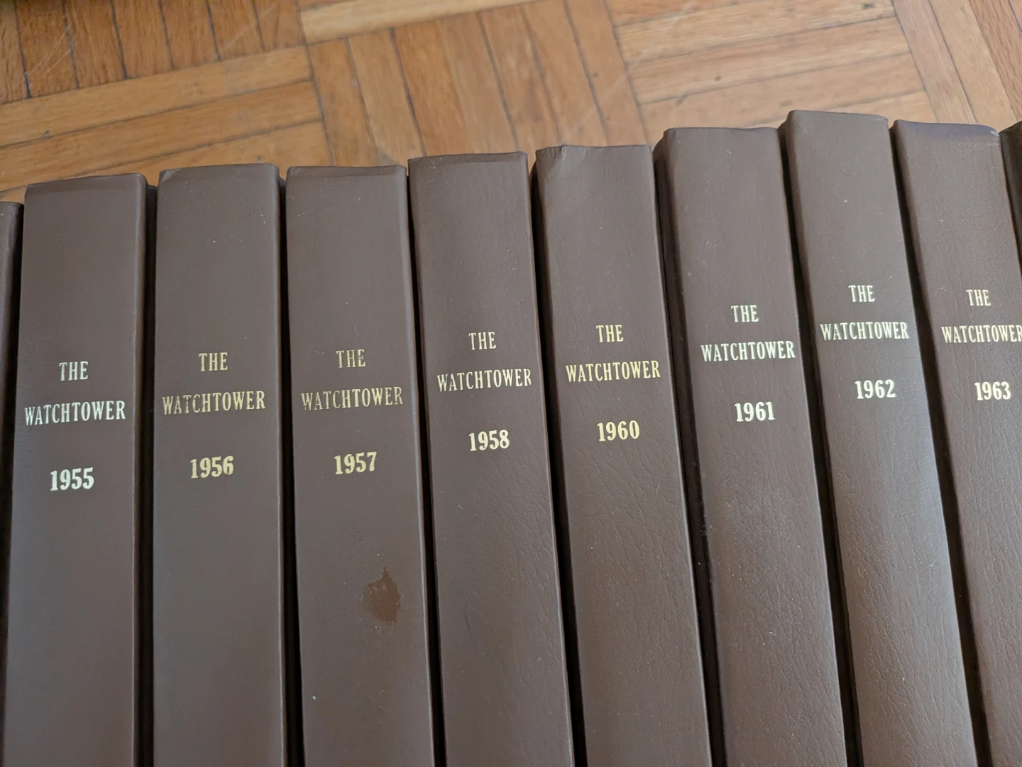 The Watchtower and Awake  - 50"s,60's,80'sLOT of  24 books. - photo 5