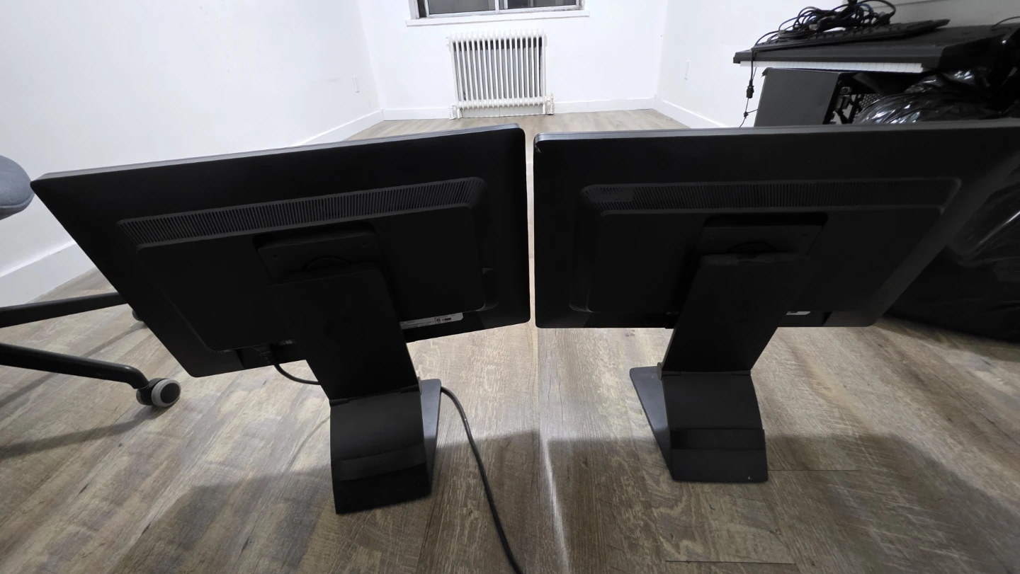 2 HP EliteDisplay E221c 21.5" Monitor - photo 3