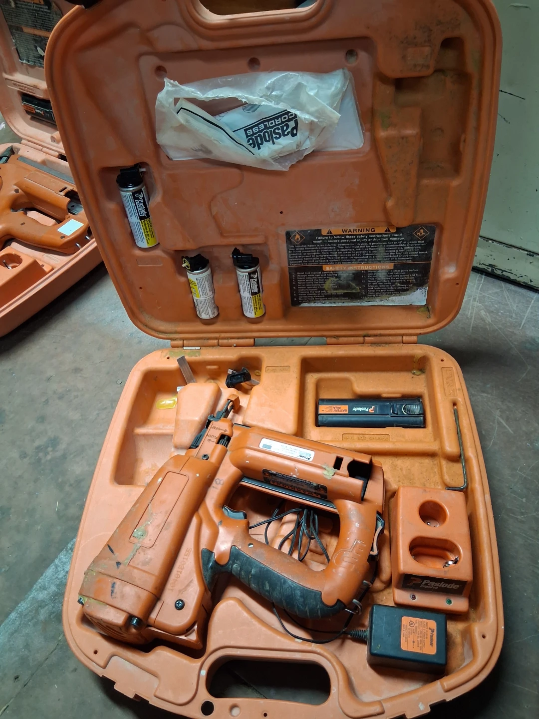 Paslode Cordless 18 Gauge Finish Nailer