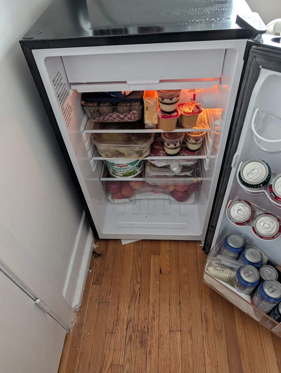 Magic Chef Mini Fridge - photo 3