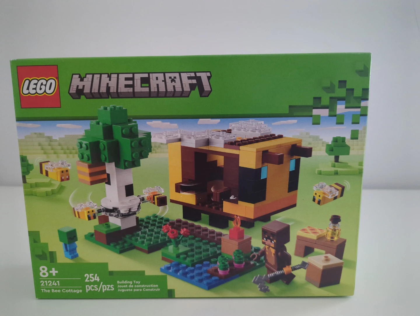 LEGO Minecraft The Bee Cottage Set 21241