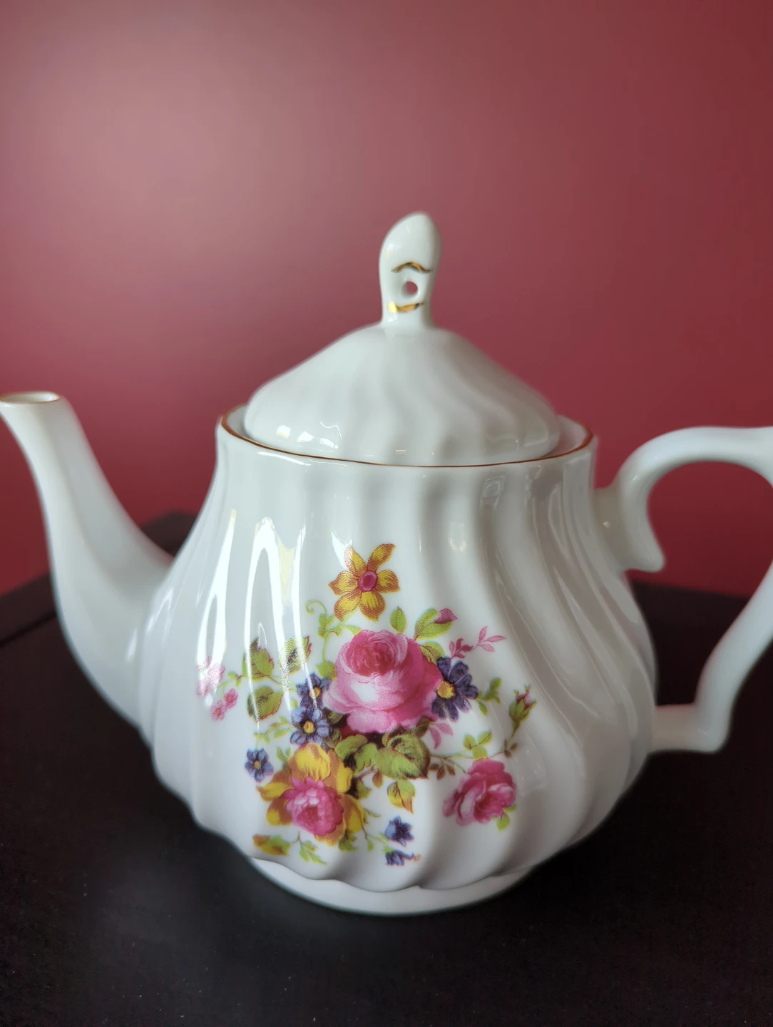 Royal Oak White Porcelain Tea Set