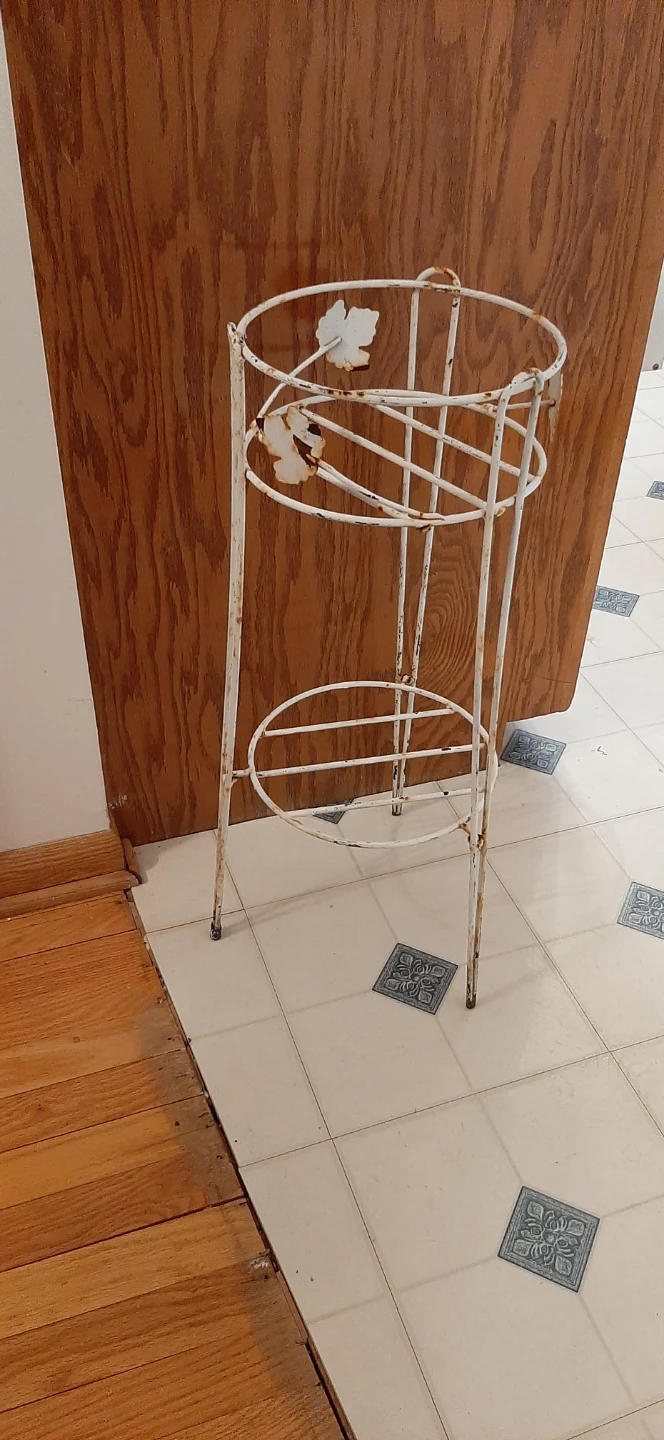 White Metal Plant Stand