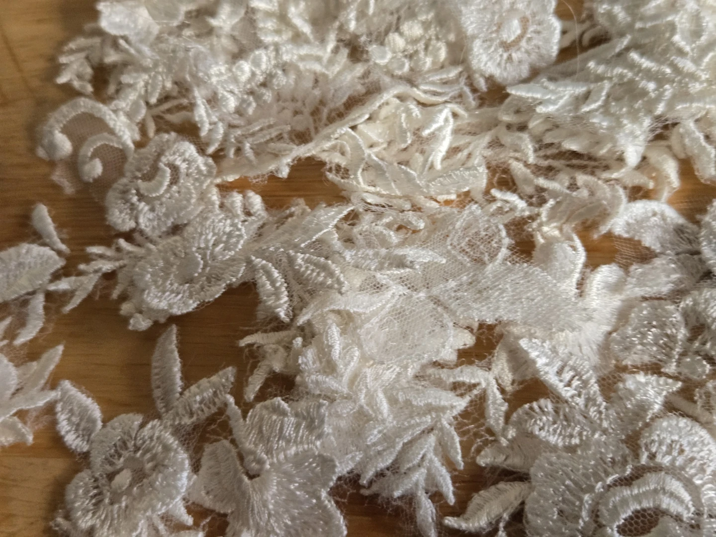 White Lace Fabric Applique - photo 3