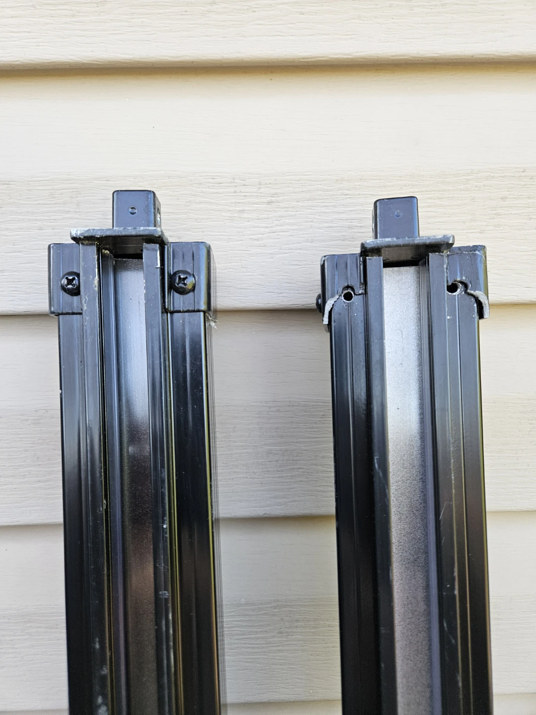 7ft Aluminum Outdoor Handrails and 4 uprights – Black (Set of 2) - photo 3