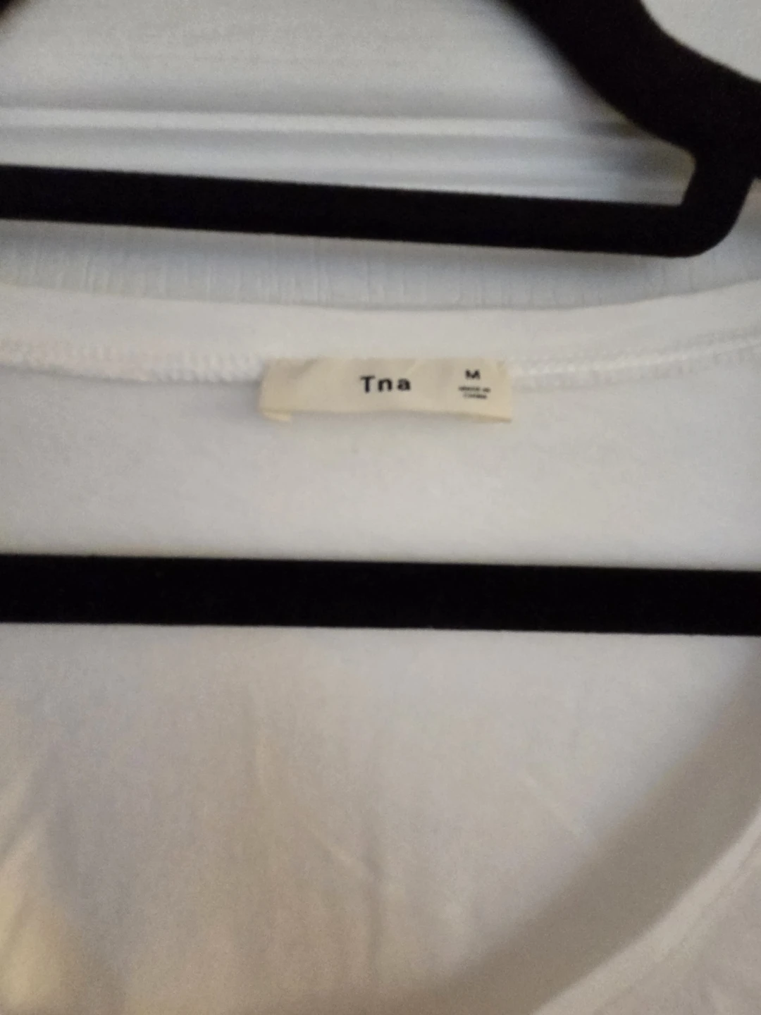 Brand new with tags TNA scoop neck T-shirt - photo 3