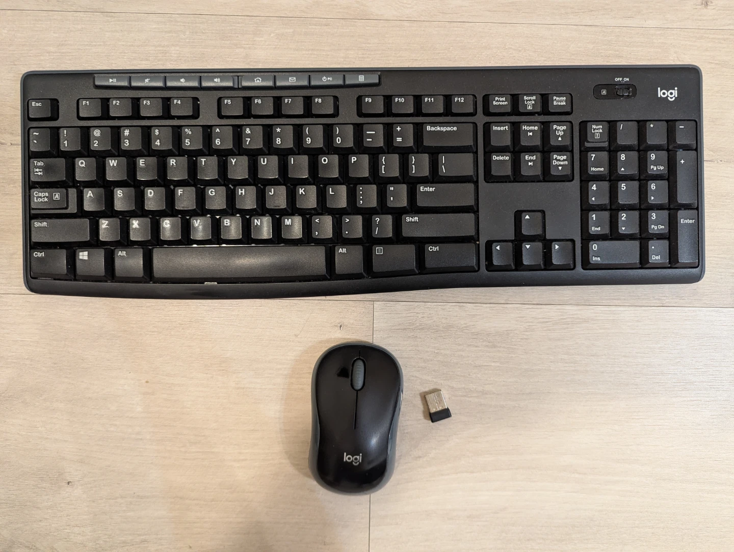 Logitech MK270 Wireless Keyboard and Mouse Combo