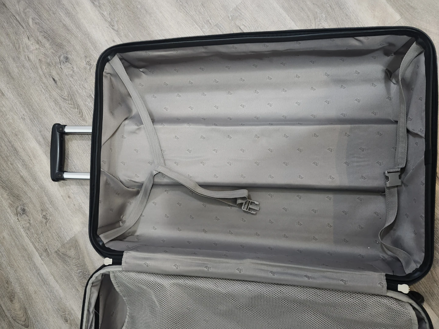 HEYS Red Hardshell Large Suitcase - photo 5