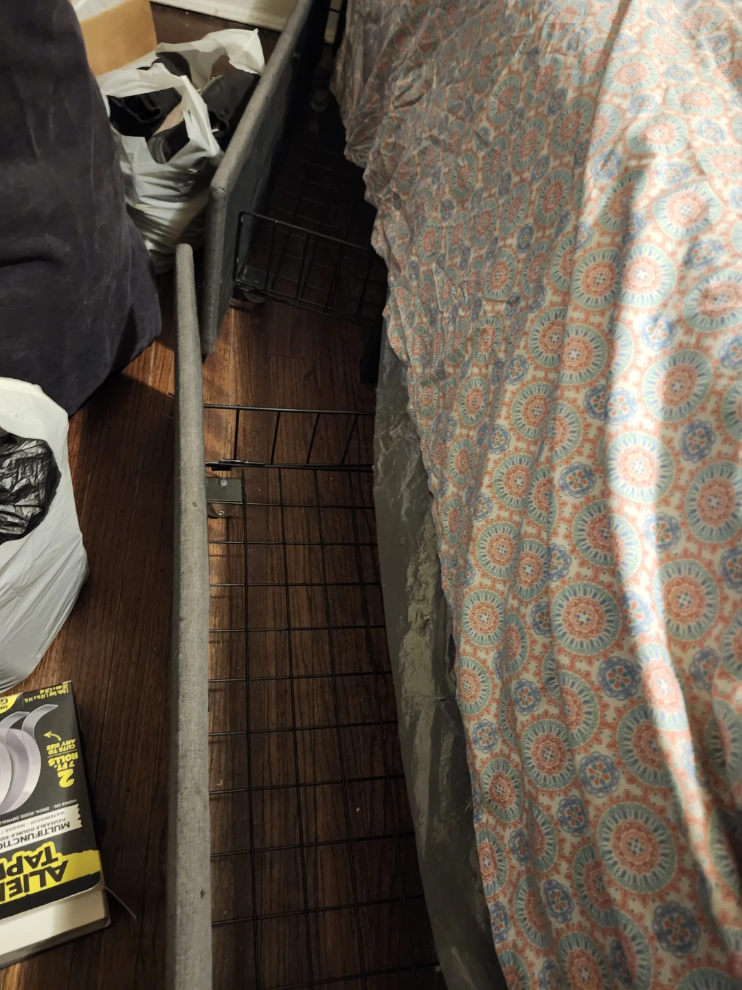 Queen size bed...has mattress...also dresser and tv stand - photo 2