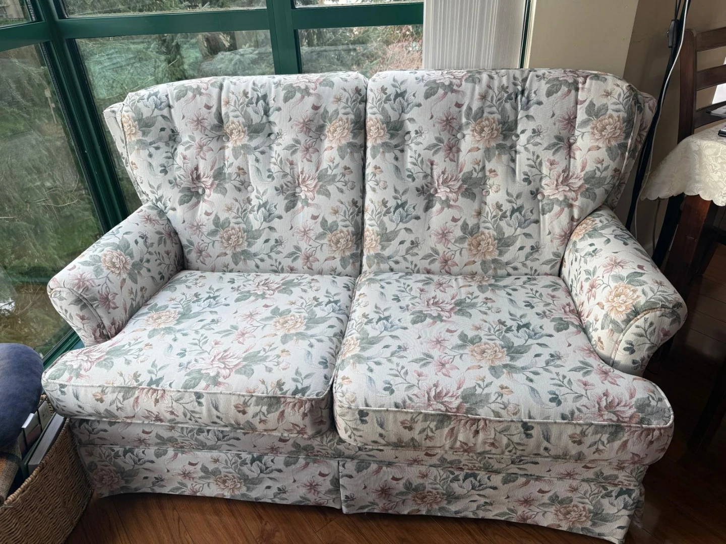 Floral Pattern Sofa - Sears Furniture Store - photo 2