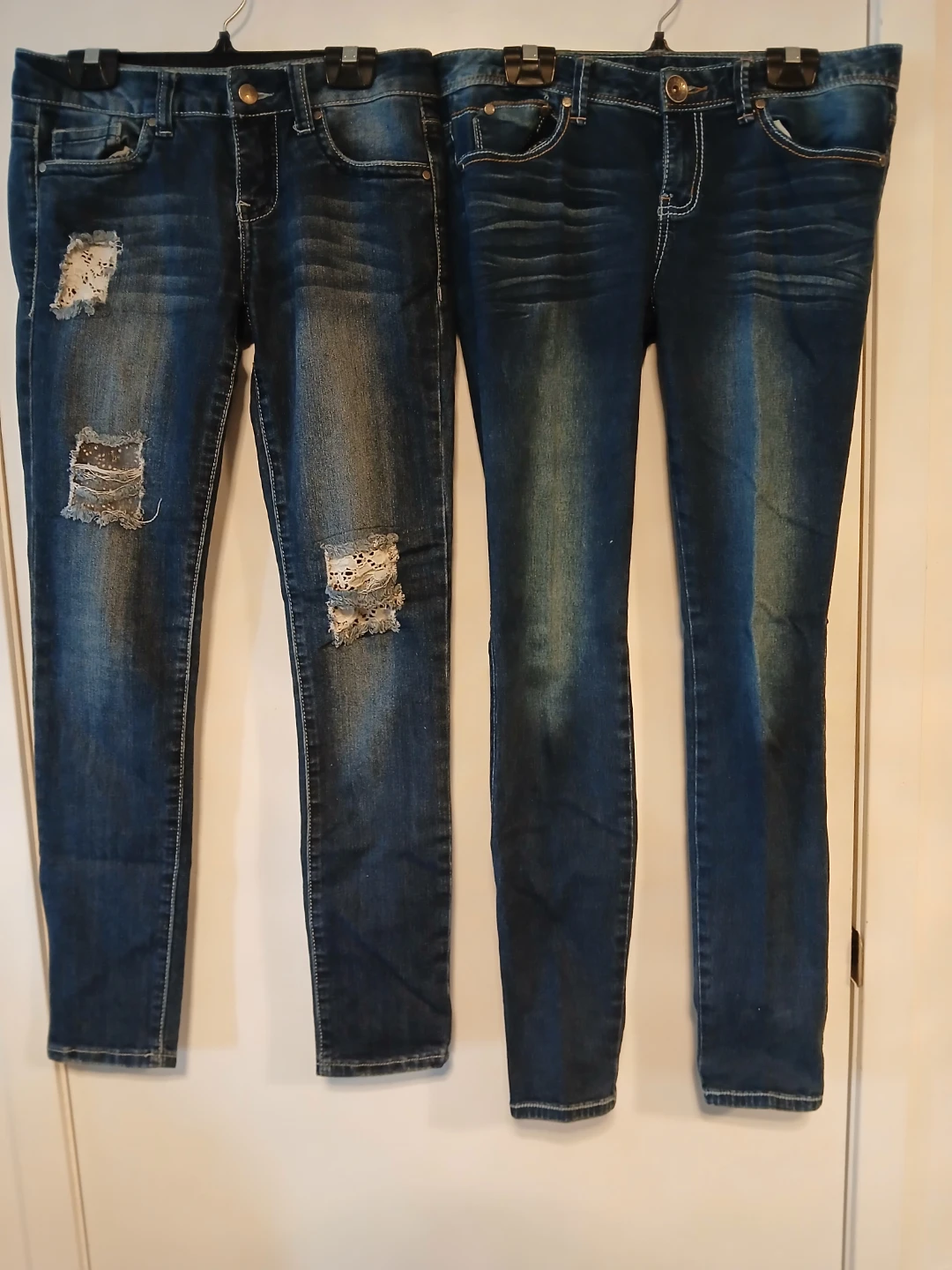 2 prs Jeans. London Low Rise & Guess Jeans. EACH10$ FIRM.