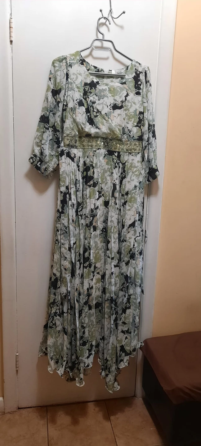 Floral Maxi Dress with Embellished Waist - photo 4