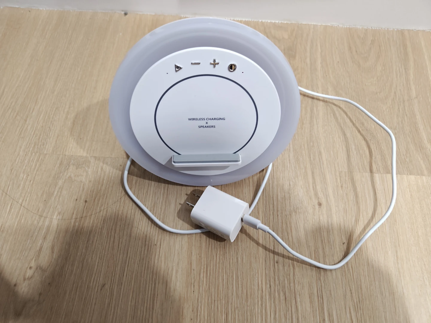 Wireless Charging Speaker with LED Lamp