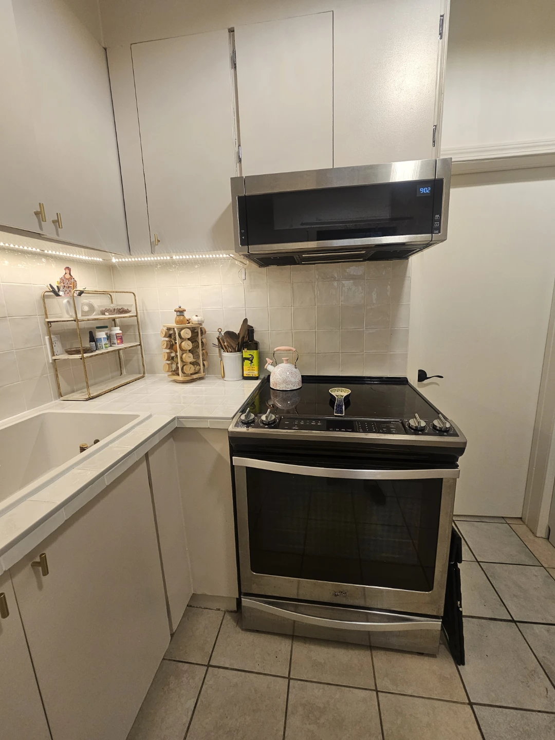 Private room for rent - photo 5