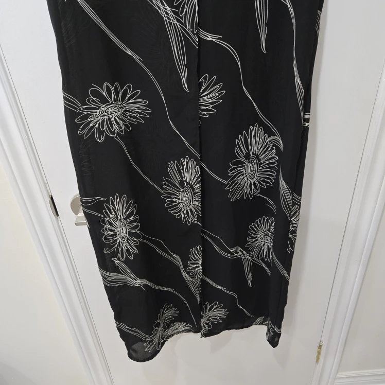 Daniel Laurent Black Longline Duster Vest with Sunflower Pattern - photo 3
